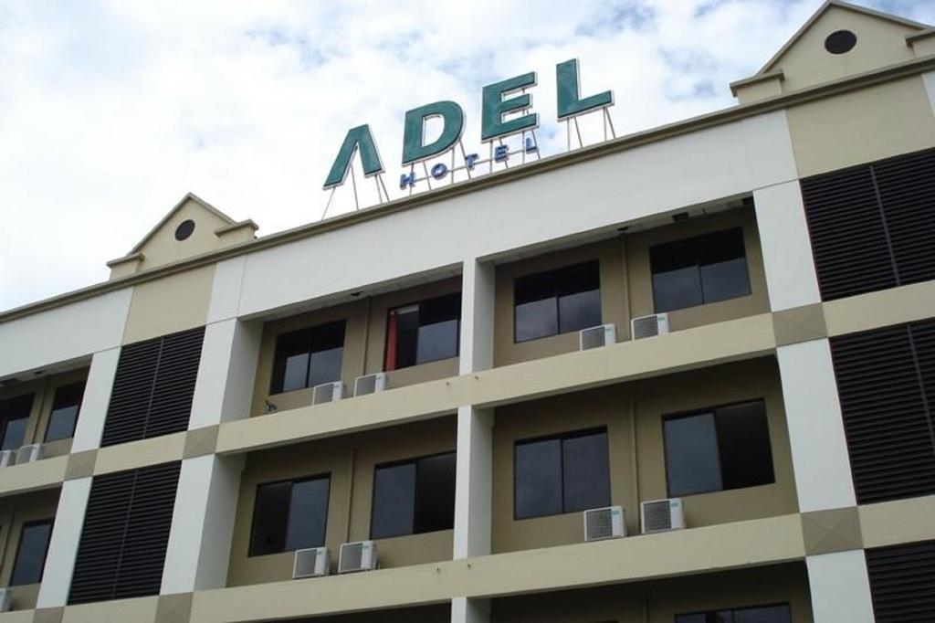 Adel Hotel Putatan Luaran gambar
